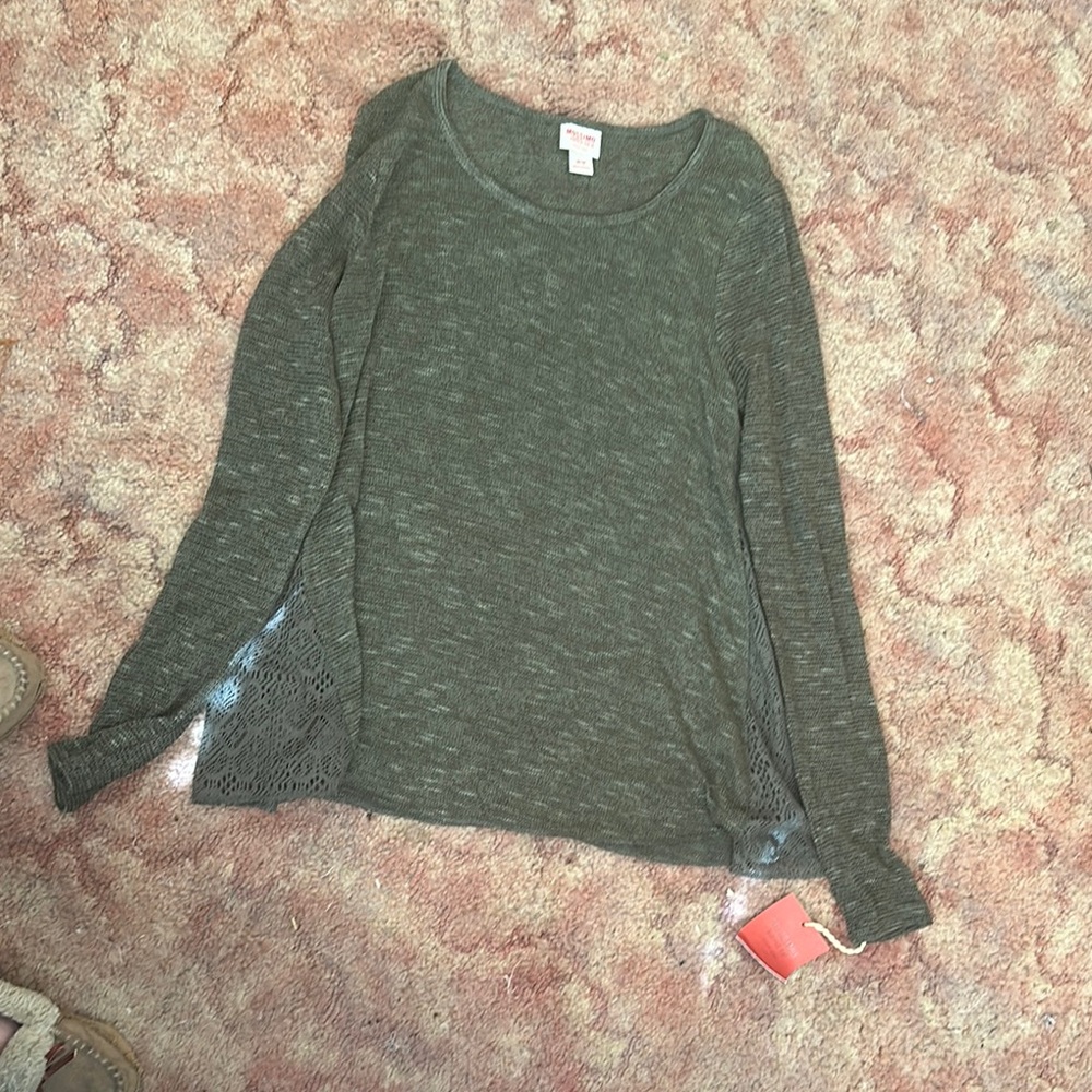 Women's Green Long Sleeve Top
